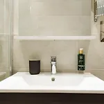 Apartman 2 - New Building & Parking *