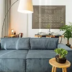 2 - New Building & Parking Apartman