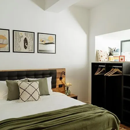 2 - New Building & Parking * Bükreş