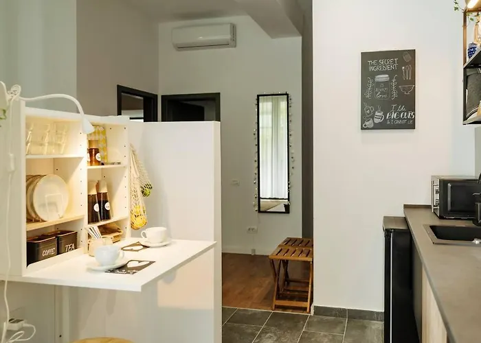 2 - New Building & Parking شقة *