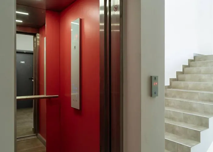 2 - New Building & Parking بوخارست