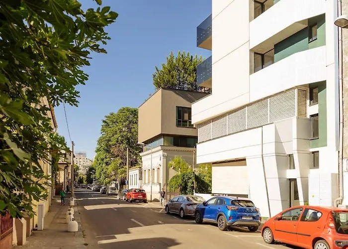 2 - New Building & Parking * Bükreş