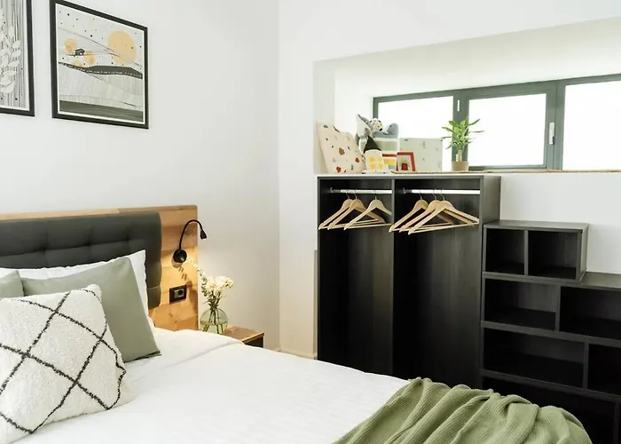 2 - New Building & Parking Daire Bükreş