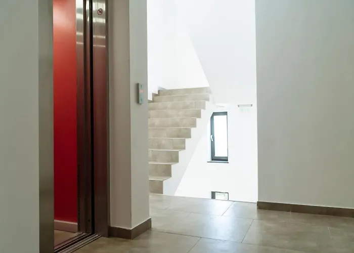 2 - New Building & Parking شقة