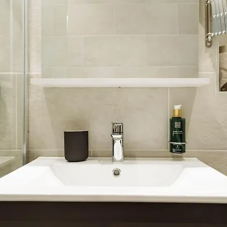 Apartament 2 - New Building & Parking *