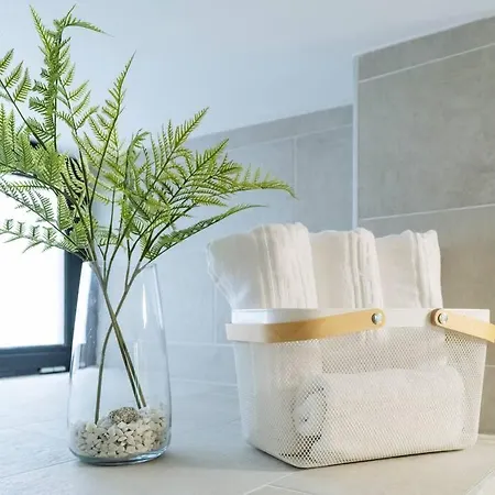 2 - New Building & Parking Apartament Bucureşti